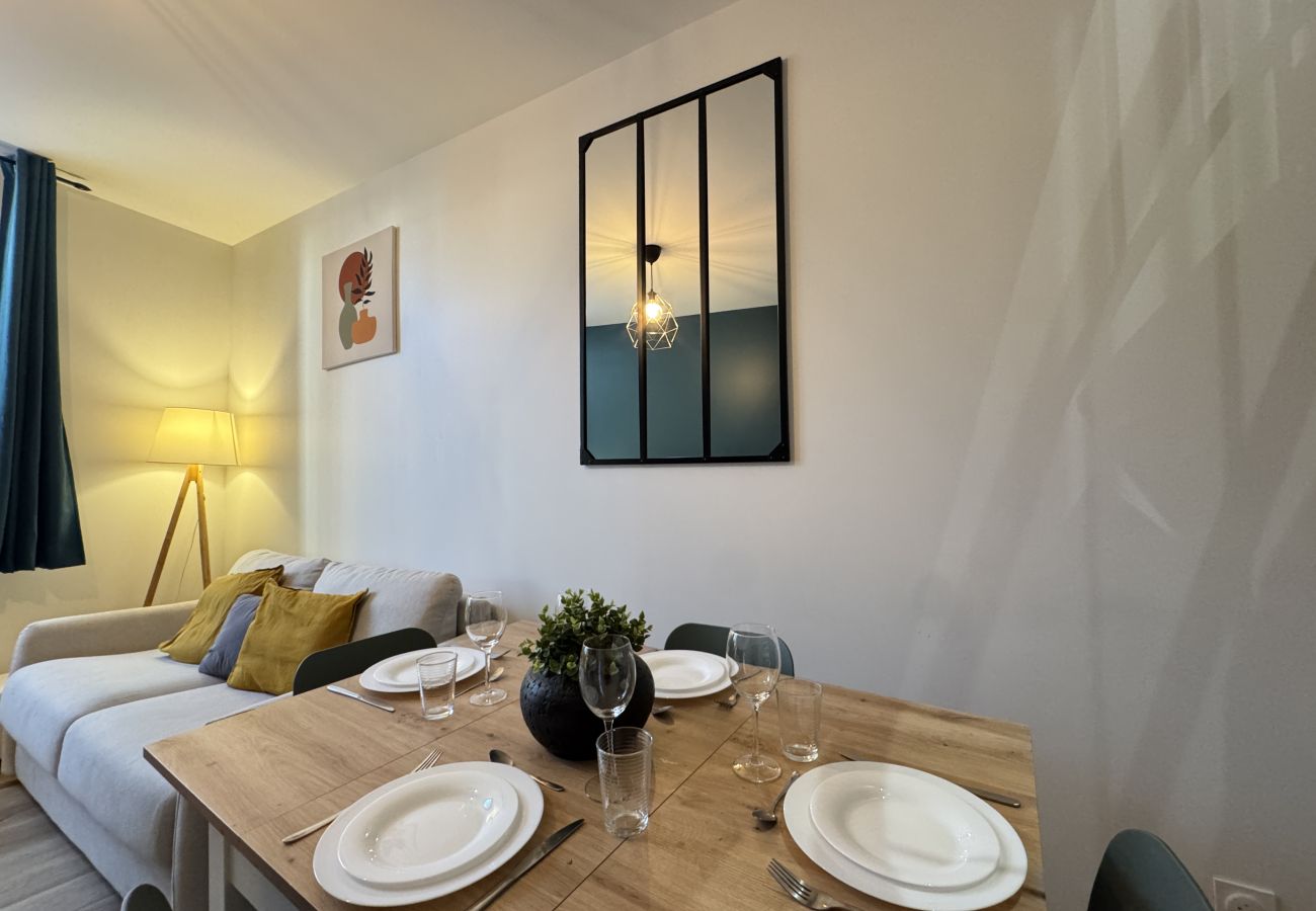 Apartment in Le Mans - Le Grand Victor - Place de la République - 7 pers.