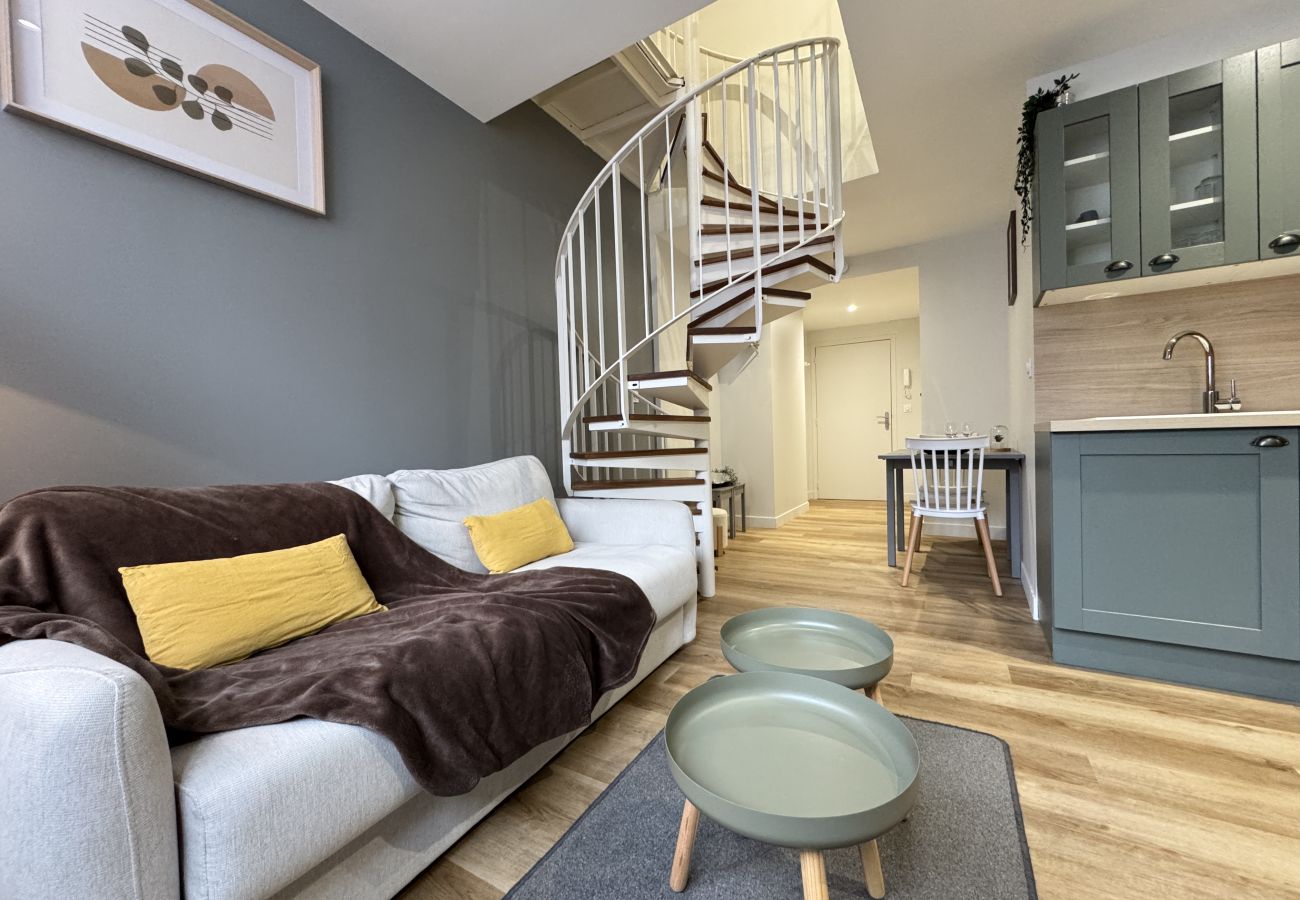 Apartment in Le Mans - Le Douplex - Place de la République - 4 pers.