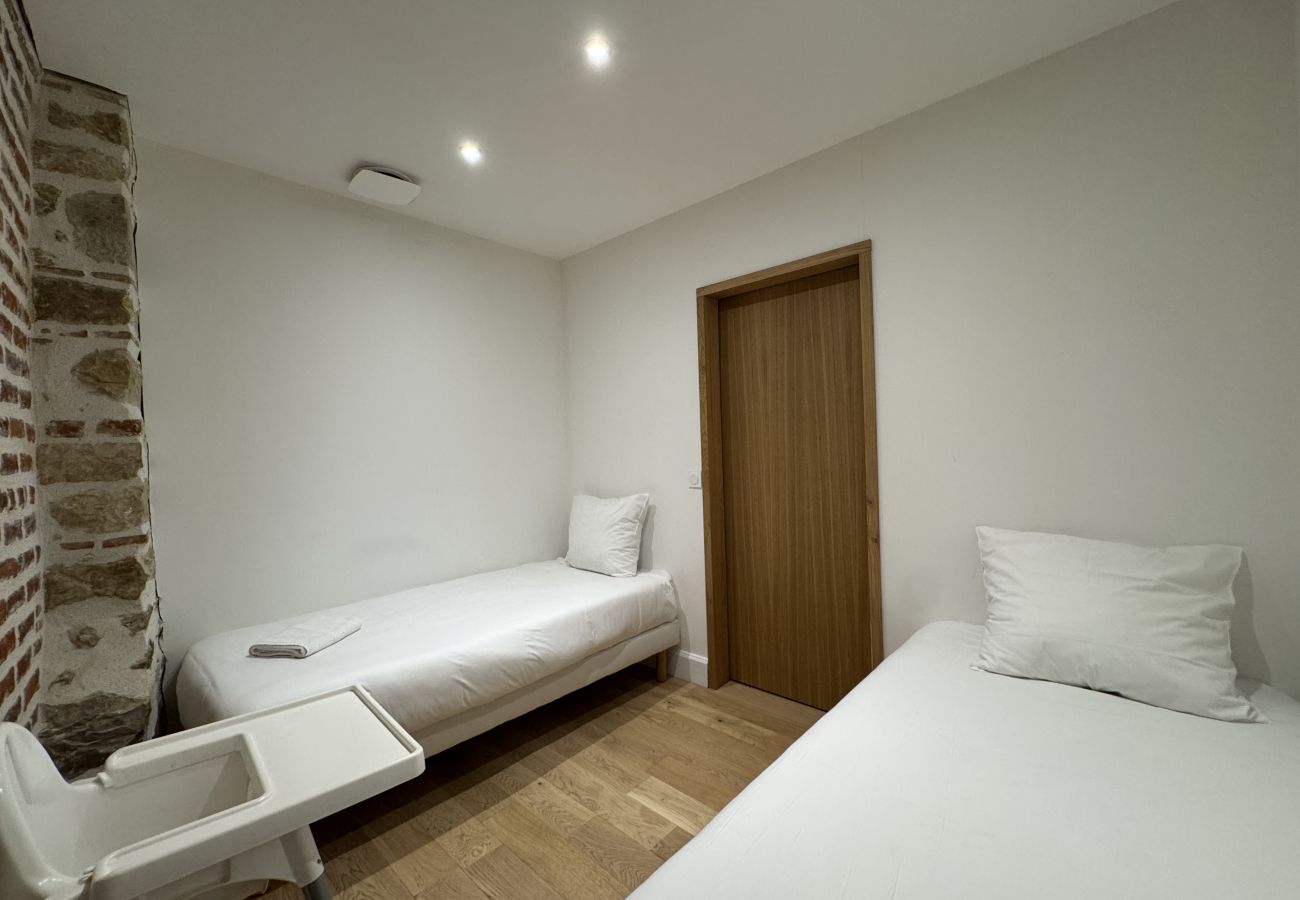 Apartment in Le Mans - Le Corner - Hyper Centre - Terrasse - 8 pers