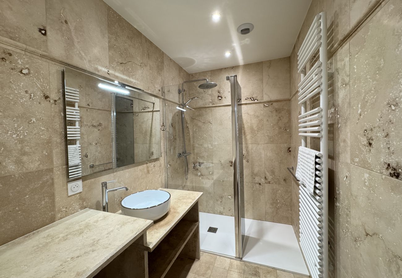 Apartment in Le Mans - Le Corner - Hyper Centre - Terrasse - 8 pers