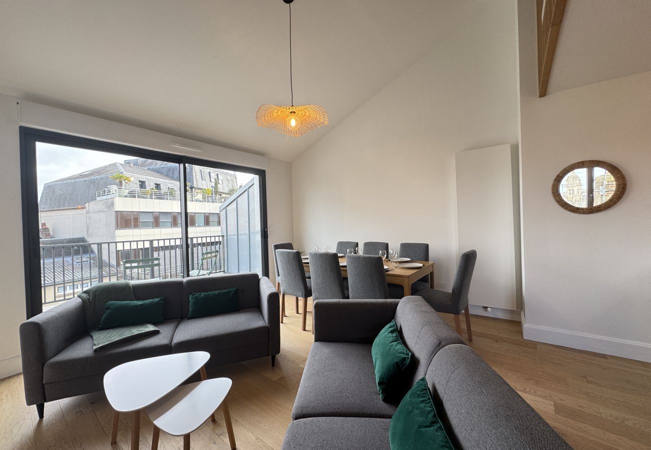 Living room with terrace view 