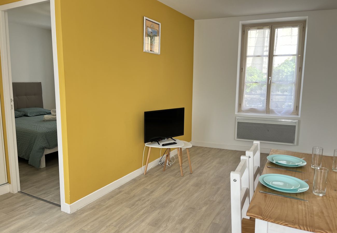 Apartment in Ballon - Le Donjon - Ballon-Saint-Mars