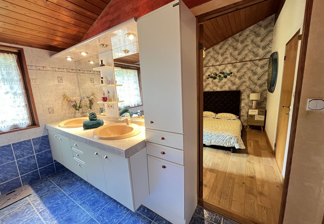 Chalet in Savigné-l´Evêque - Le Chalet de l'Elfe - 10 min Pôle Européen/Bouleri