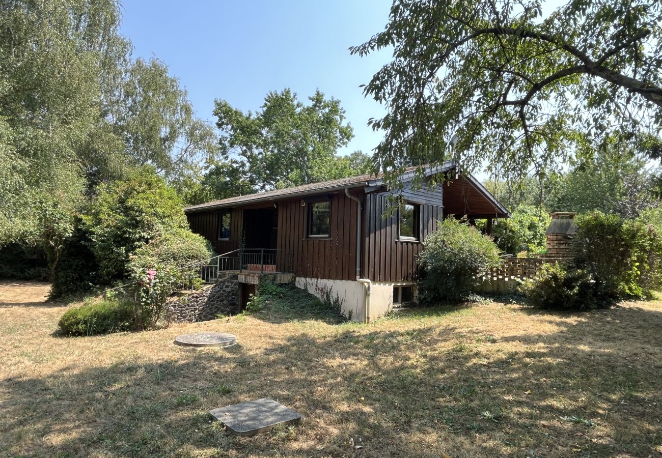 Chalet in Savigné-l´Evêque - Le Chalet de l'Elfe - 10 min Pôle Européen/Bouleri