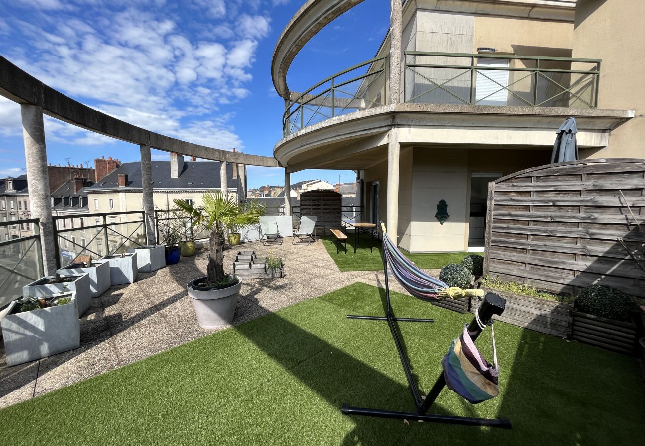 Terraza, muebles de jardín, mesa de comedor 