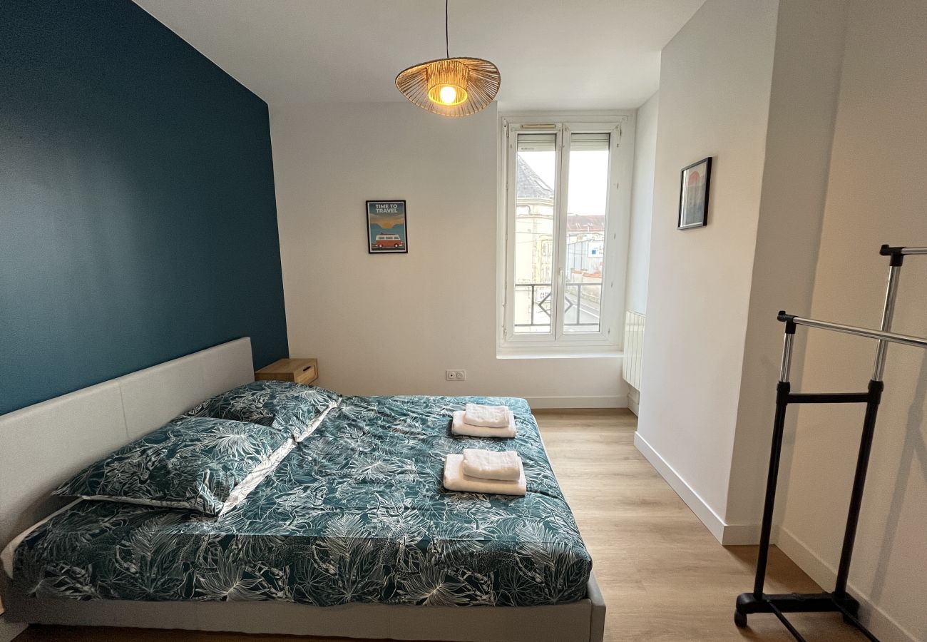 Dormitorio, cama doble