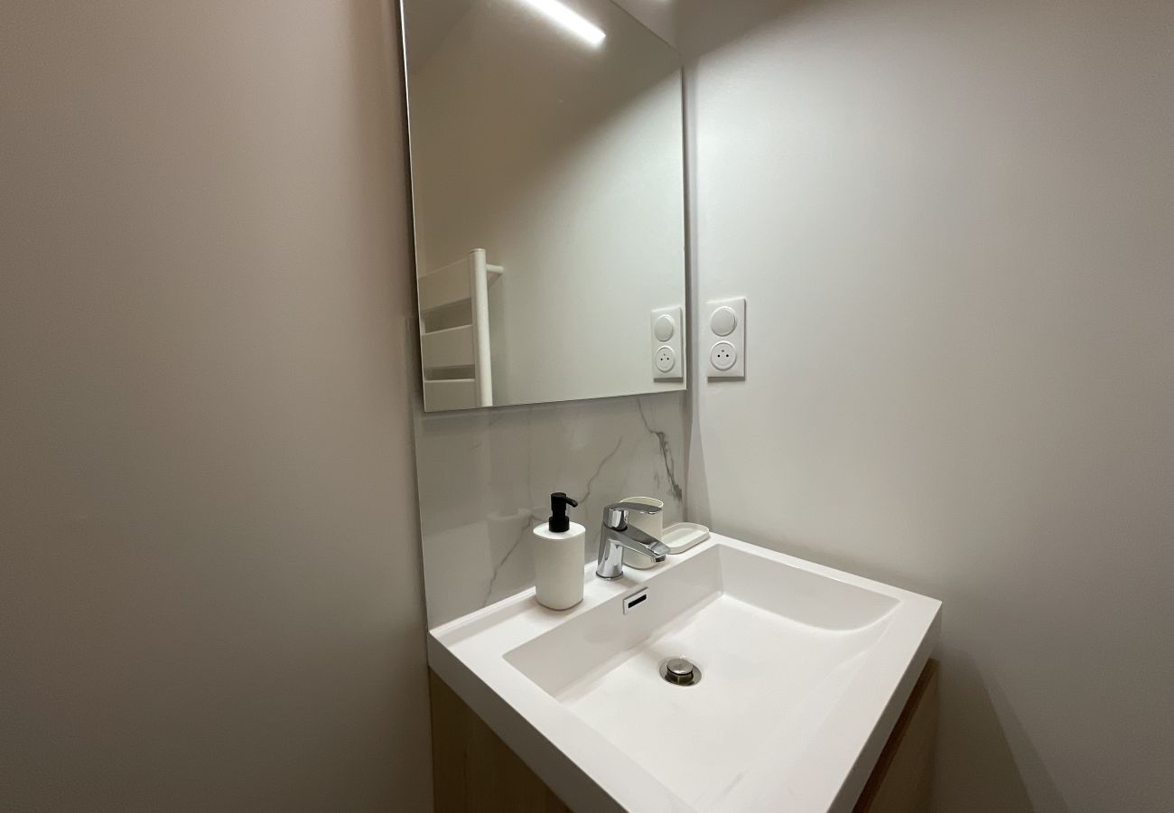 Cuarto de baño, ducha, tocador