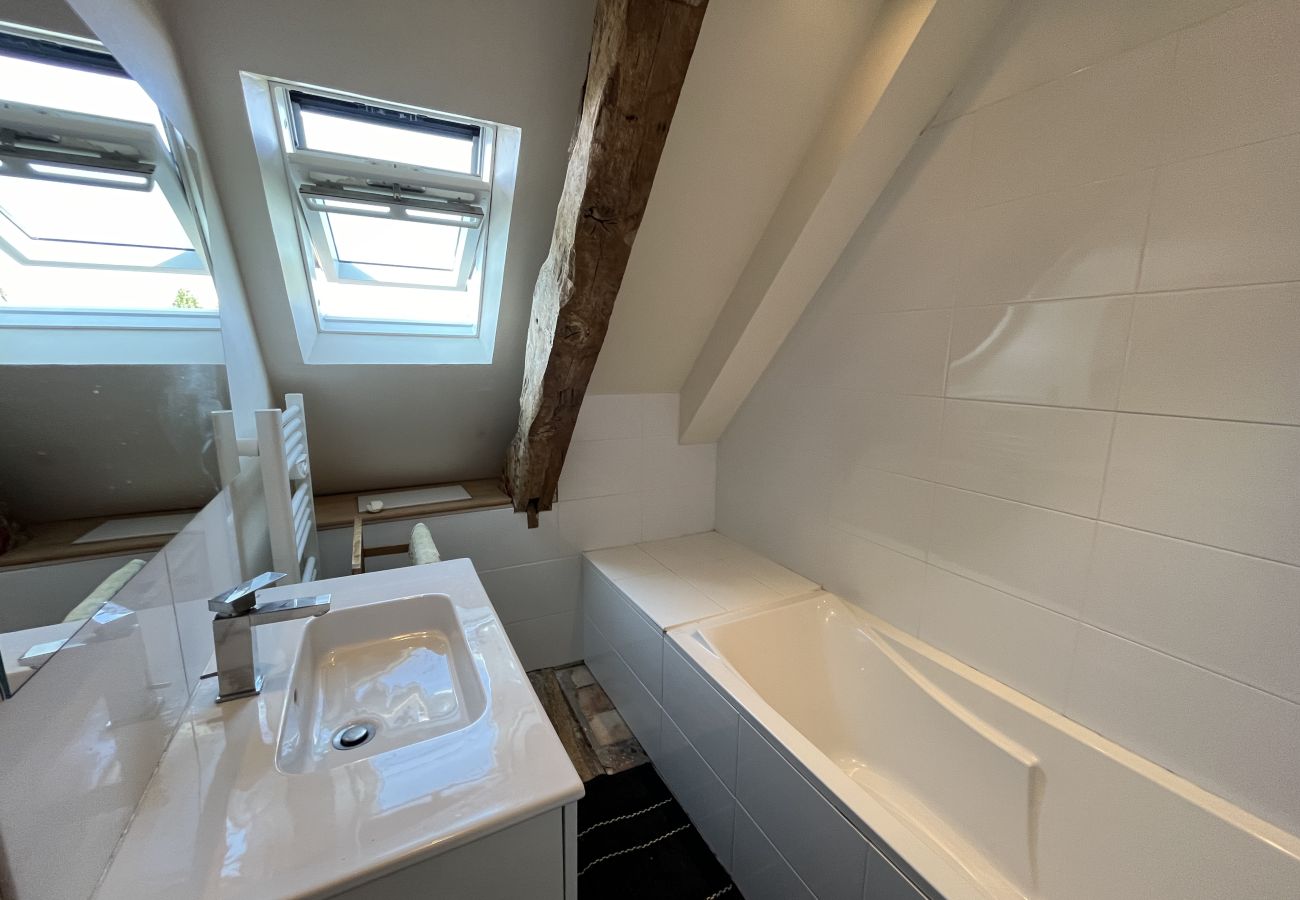 Casa en Domfront-en-Champagne - L'Oasis Familiale - Piscine - Parking - 10p