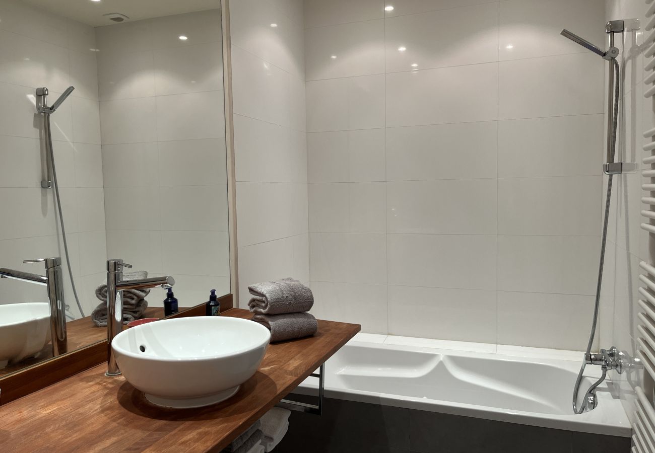 Casa en Domfront-en-Champagne - L'Oasis Familiale - Piscine - Parking - 10p