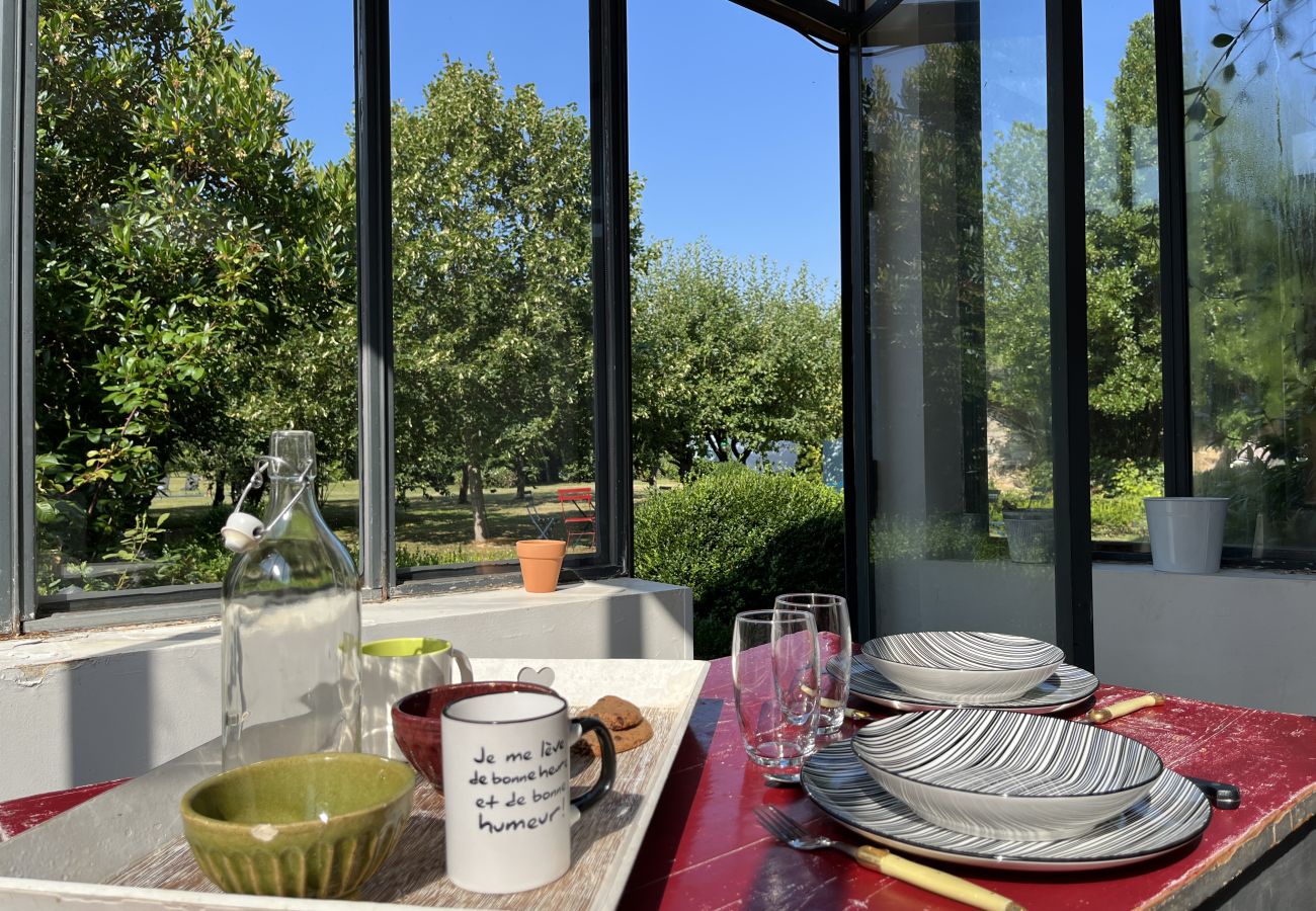 Casa en Domfront-en-Champagne - L'Oasis Familiale - Piscine - Parking - 10p