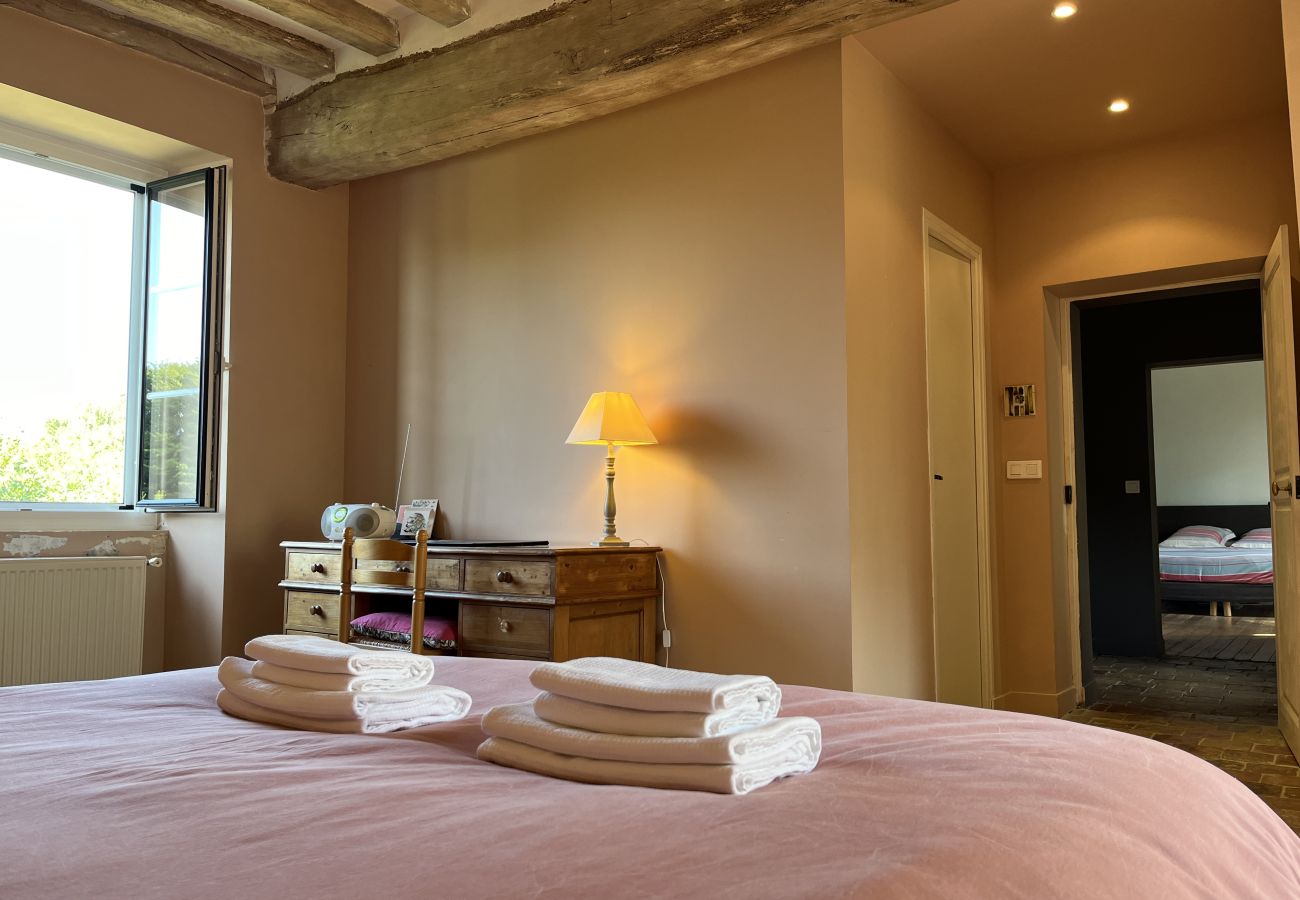 Casa en Domfront-en-Champagne - L'Oasis Familiale - Piscine - Parking - 10p