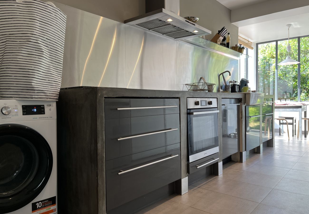 Casa en Domfront-en-Champagne - L'Oasis Familiale - Piscine - Parking - 10p