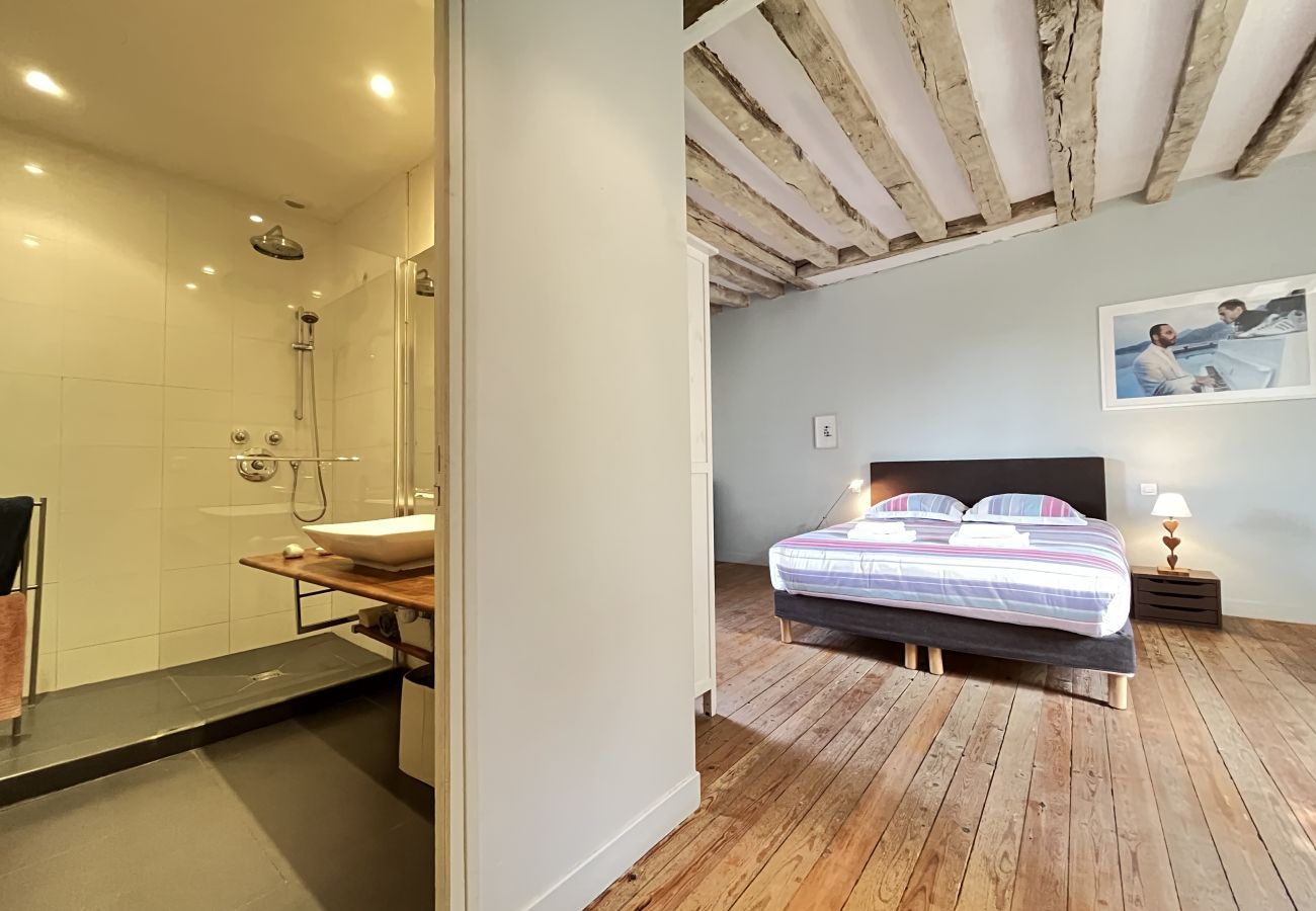 Casa en Domfront-en-Champagne - L'Oasis Familiale - Piscine - Parking - 10p