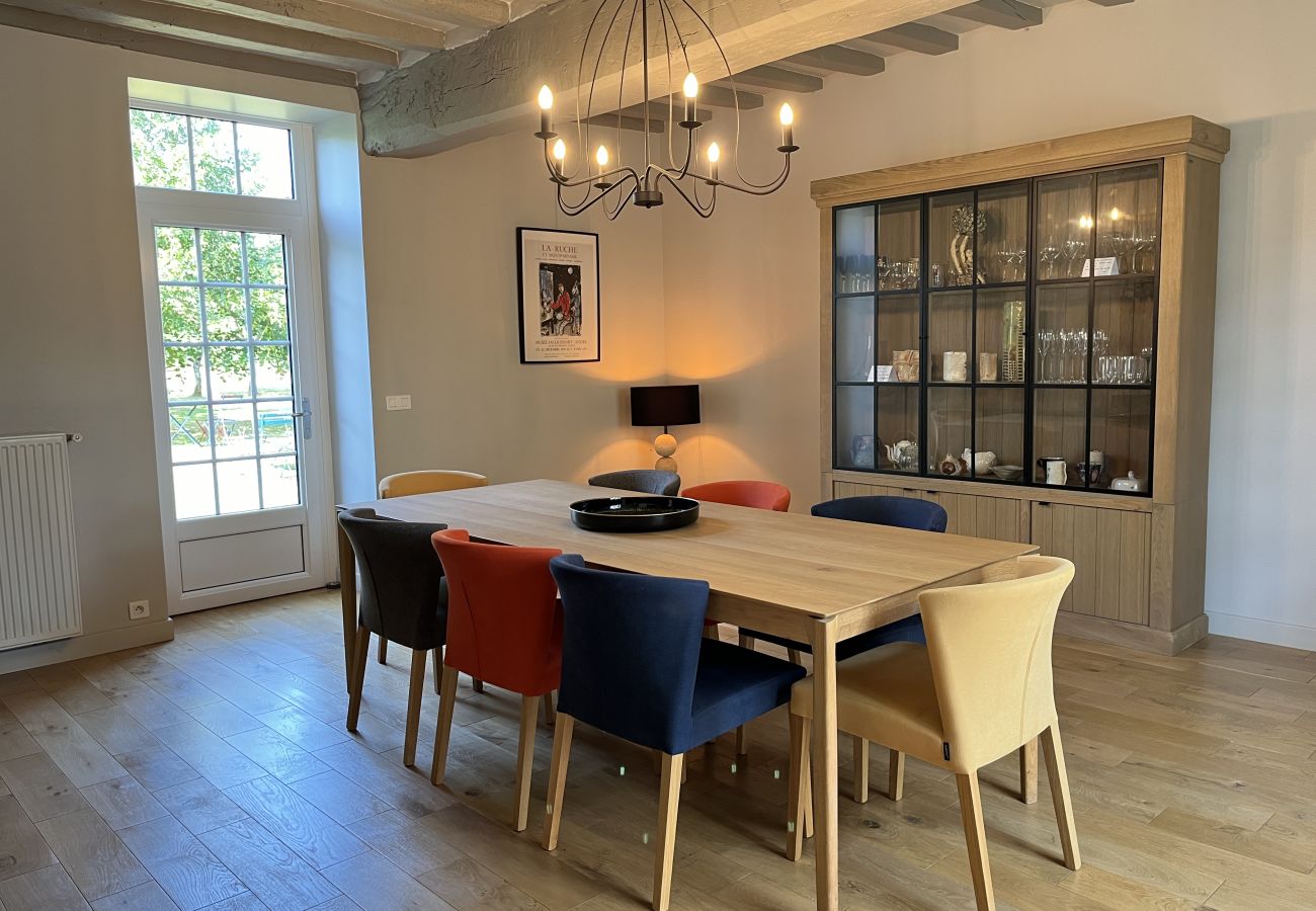 Casa en Domfront-en-Champagne - L'Oasis Familiale - Piscine - Parking - 10p