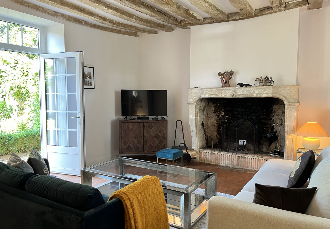 Casa en Domfront-en-Champagne - L'Oasis Familiale - Piscine - Parking - 10p