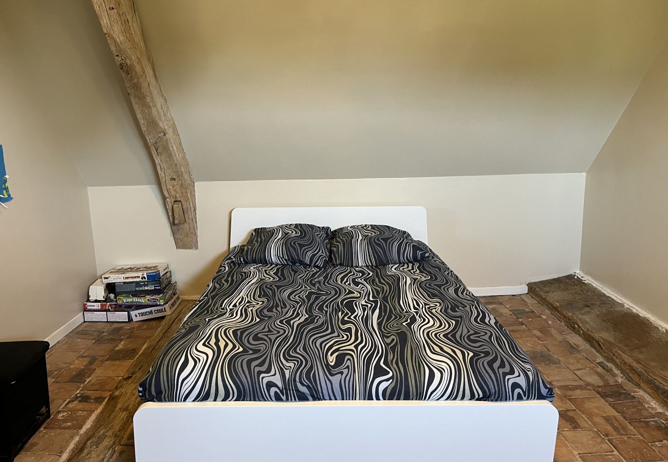 Casa en Domfront-en-Champagne - L'Oasis Familiale - Piscine - Parking - 10p