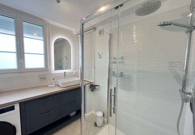 Apartamento en Le Mans - Le Fleury Chic - Centre - Tramway - 5 pers Apartamento en Le Mans - Le Fleury Chic - Centre - Tramway - 5 pers