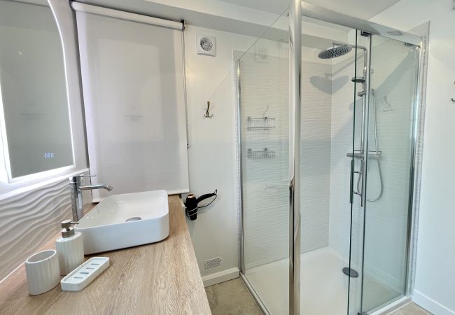 Apartamento en Le Mans - Le Fleury Chic - Centre - Tramway - 5 pers Apartamento en Le Mans - Le Fleury Chic - Centre - Tramway - 5 pers