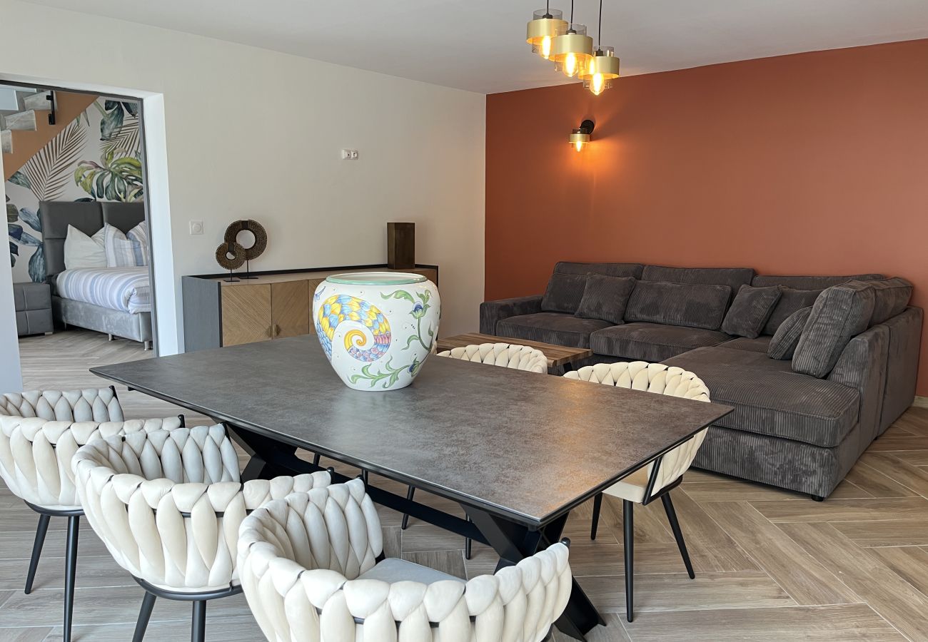 Comedor para 6 personas.