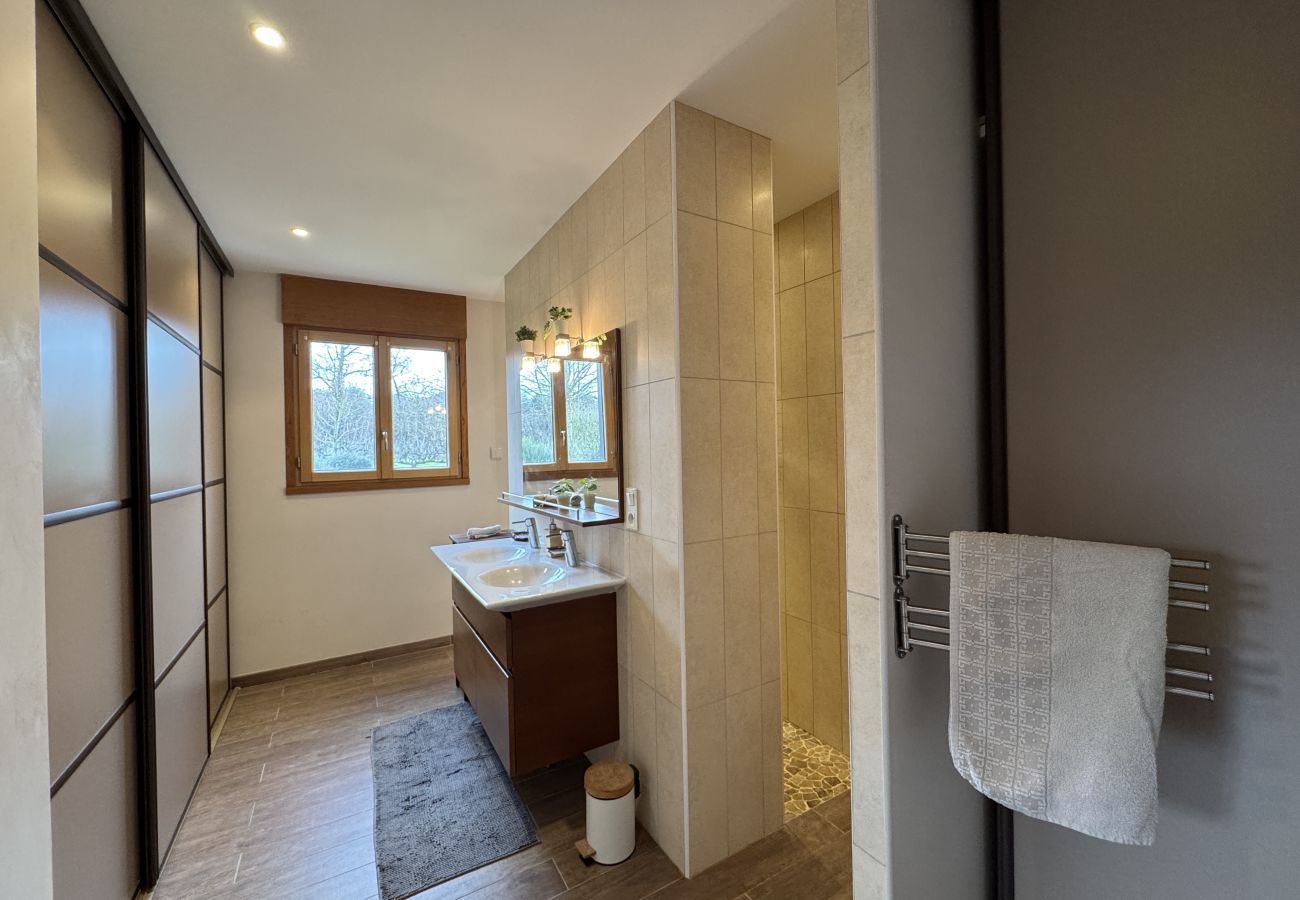 Casa en La Bazoge - Les Champs de Brice - Campagne - Piscine - 10 pers