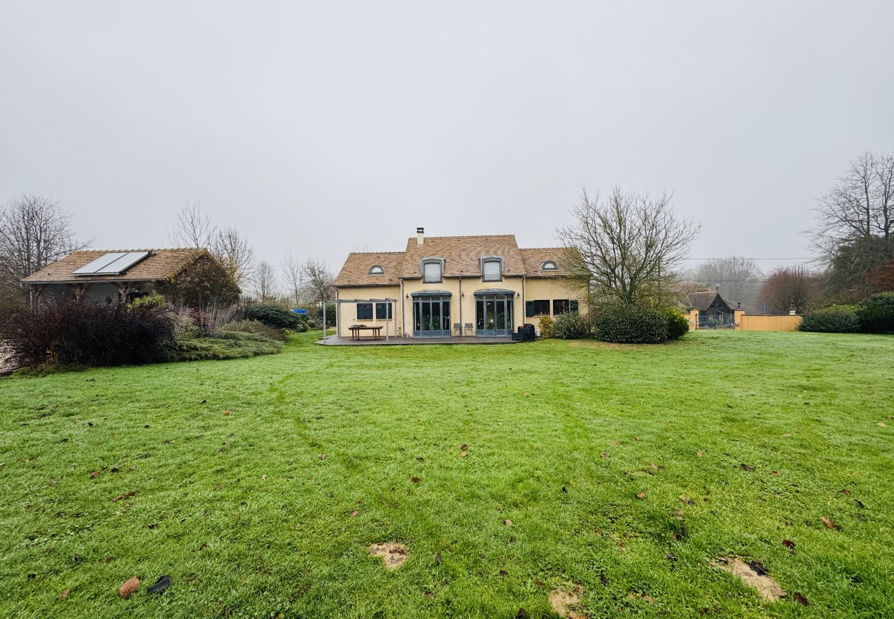 Casa en La Bazoge - Les Champs de Brice - Campagne - Piscine - 10 pers