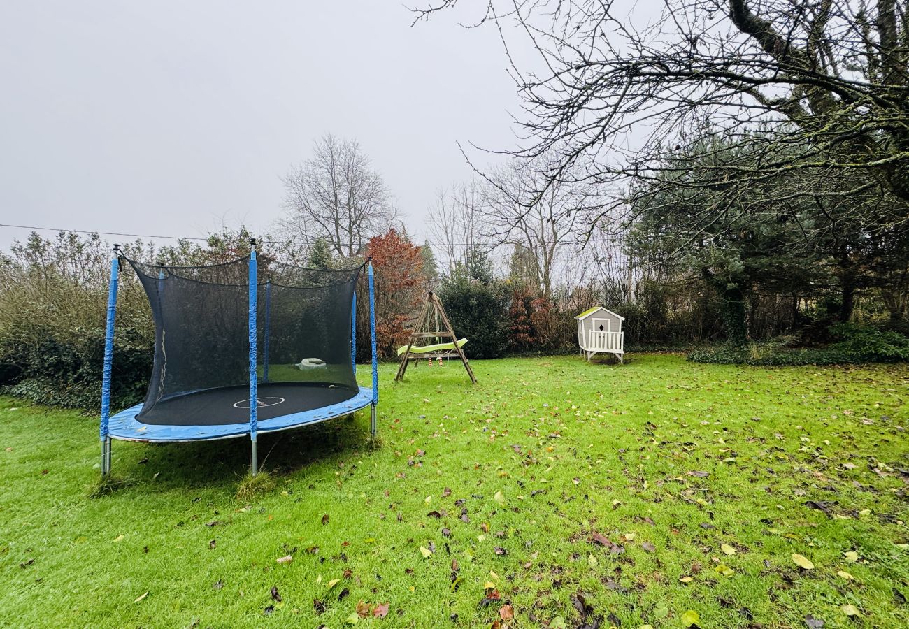 Casa en La Bazoge - Les Champs de Brice - Campagne - Piscine - 10 pers