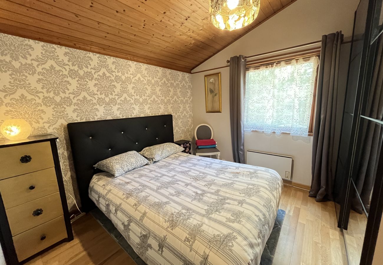 Chalet en Savigné-l´Evêque - Le Chalet de l'Elfe - 10 min Pôle Européen/Bouleri