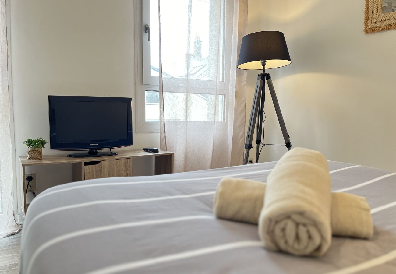 Chambre, TV, serviettes