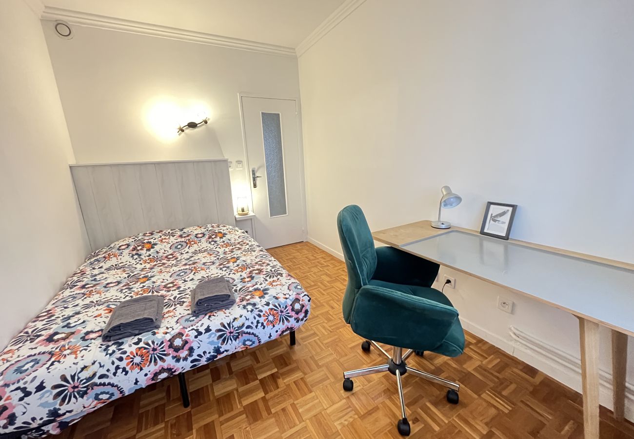 Espace nuit, lit double, bureau