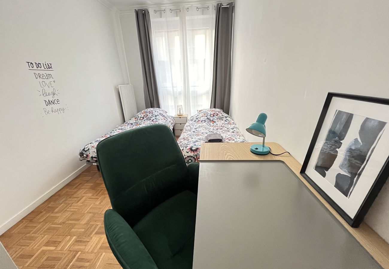 Espace nuit, lit simple, bureau 