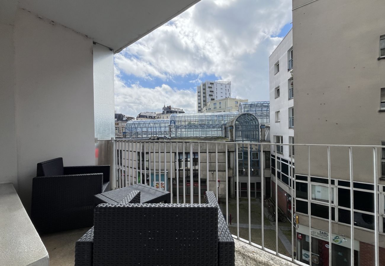 Balcon, salon de jardin, vue