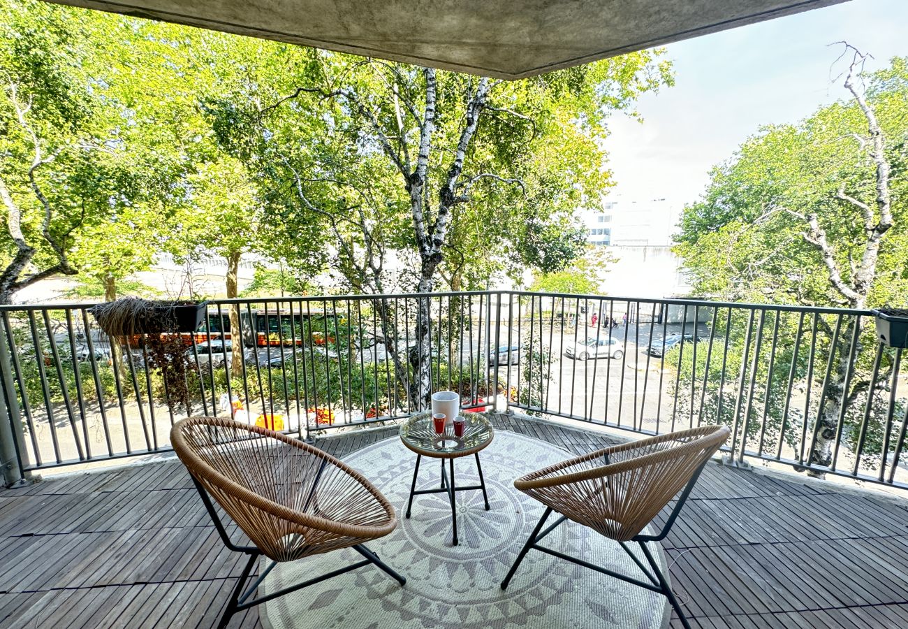Balcon terrasse avec siège de détente