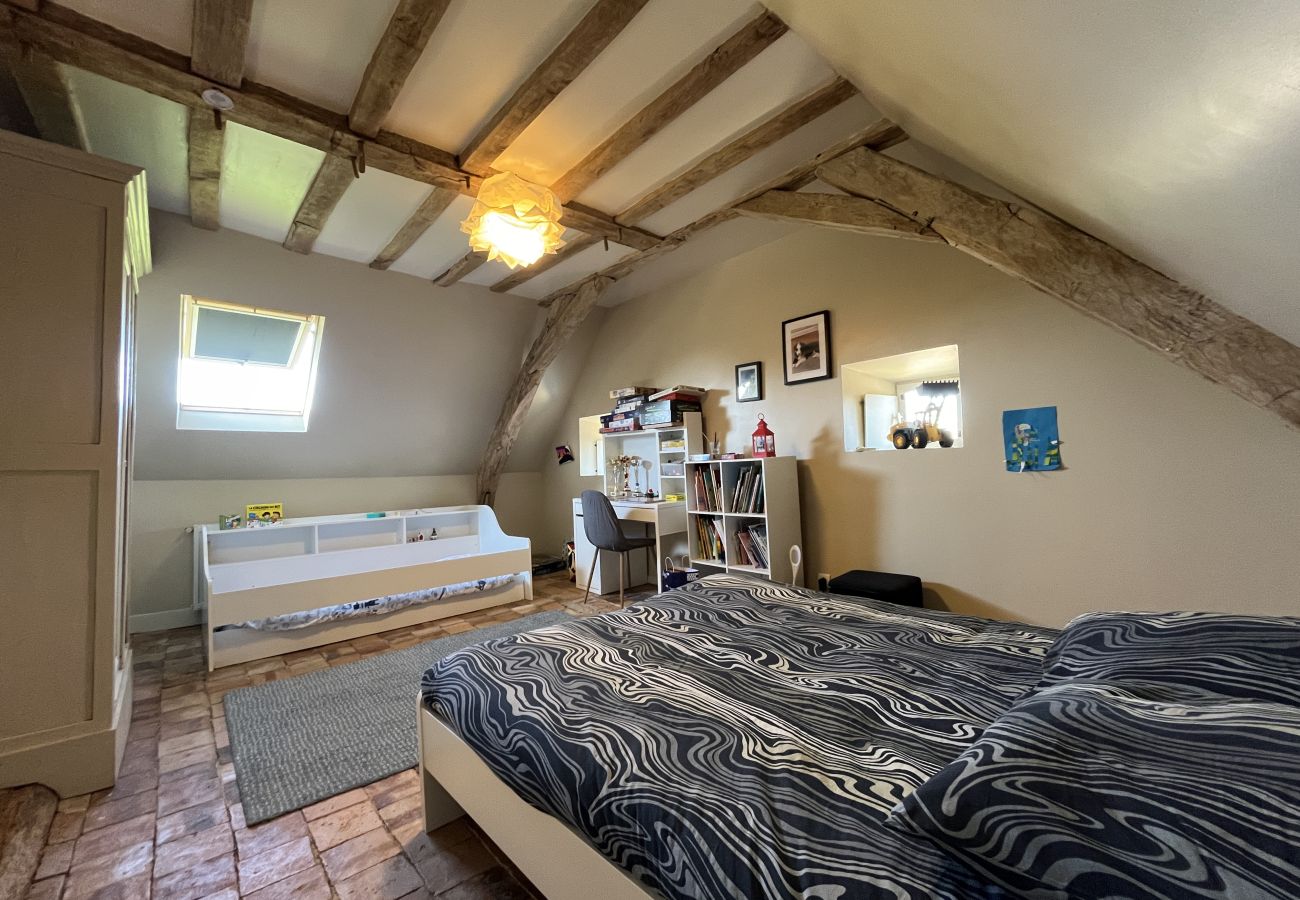 Maison à Domfront-en-Champagne - L'Oasis Familiale - Piscine - Parking - 10p