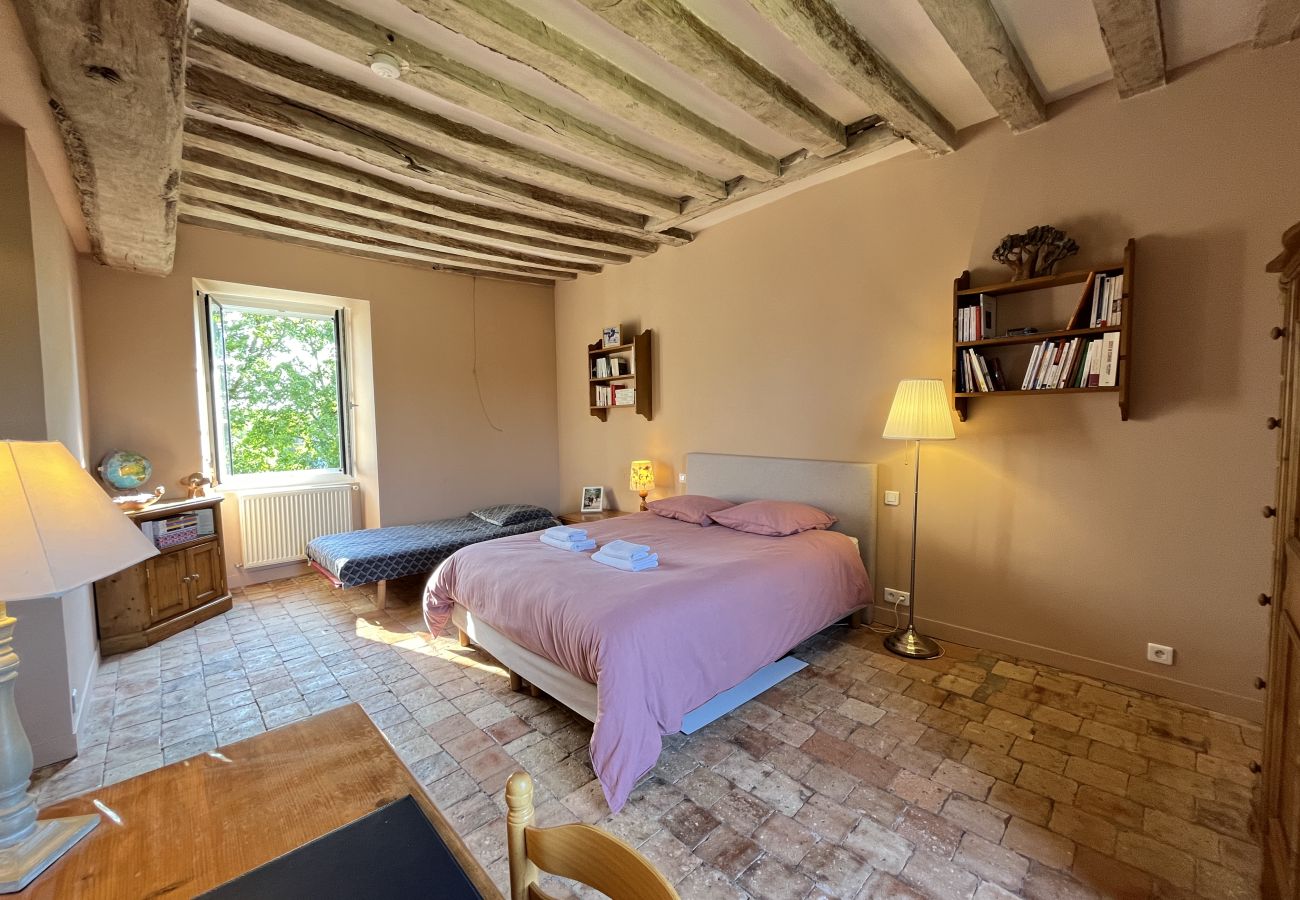Maison à Domfront-en-Champagne - L'Oasis Familiale - Piscine - Parking - 10p