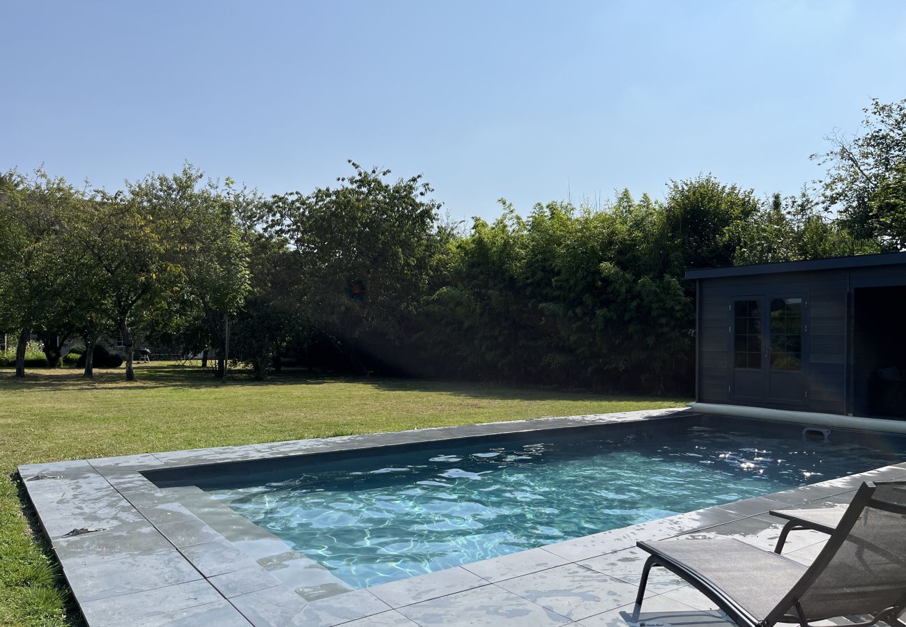 Maison à Domfront-en-Champagne - L'Oasis Familiale - Piscine - Parking - 10p