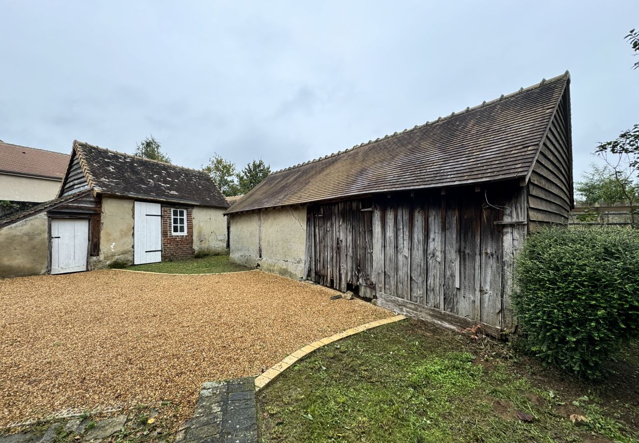 Maison à Yvré-l´Evêque - L'Équestre - Pôle Européen du Cheval - Parking