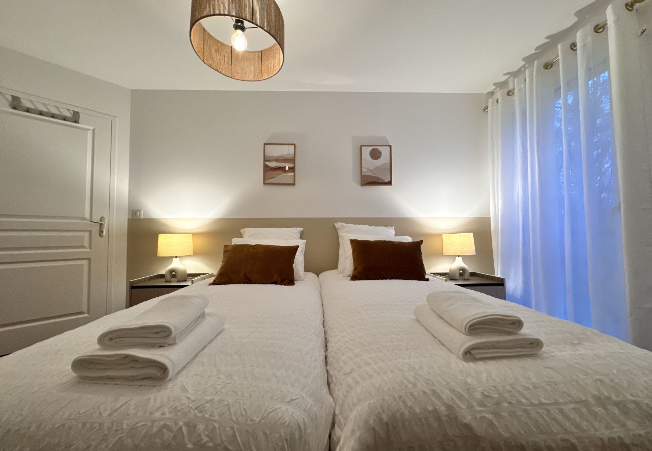 Chambres d'hôtes à Arnage - Palier Yama - 1er étage - 8 pers - Piscine