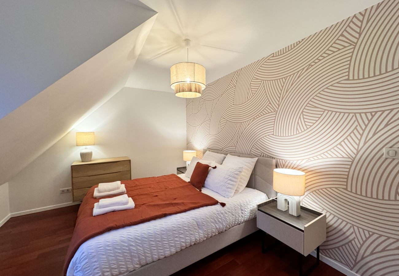 Chambres d'hôtes à Arnage - Palier Yama - 1er étage - 8 pers - Piscine