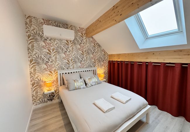 Chambres d'hôtes à Ruaudin - Chambre 3 - Proche circuit - Campagne - 2p Chambres d'hôtes à Ruaudin - Chambre 3 - Proche circuit - Campagne - 2p