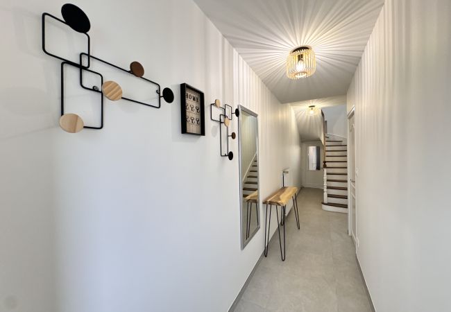 Maison mitoyenne à Le Mans - Le Charme - Jardin - Pétanque - Parking - 6p Maison mitoyenne à Le Mans - Le Charme - Jardin - Pétanque - Parking - 6p