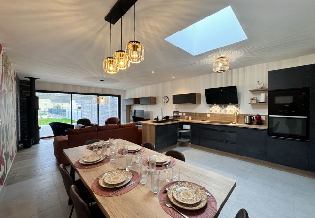 Maison mitoyenne à Le Mans - Le Charme - Jardin - Pétanque - Parking - 6p Maison mitoyenne à Le Mans - Le Charme - Jardin - Pétanque - Parking - 6p