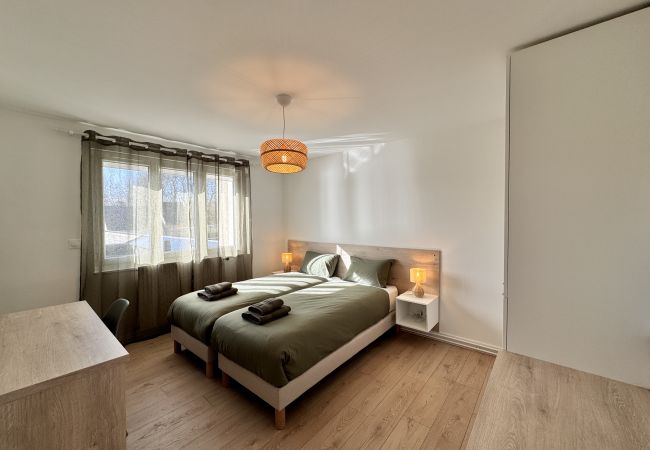 Maison mitoyenne à Le Mans - Le Charme - Jardin - Pétanque - Parking - 6p Maison mitoyenne à Le Mans - Le Charme - Jardin - Pétanque - Parking - 6p