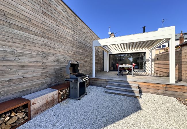 Maison mitoyenne à Le Mans - Le Charme - Jardin - Pétanque - Parking - 6p Maison mitoyenne à Le Mans - Le Charme - Jardin - Pétanque - Parking - 6p