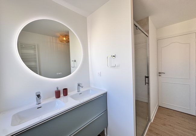 Maison mitoyenne à Le Mans - Le Charme - Jardin - Pétanque - Parking - 6p Maison mitoyenne à Le Mans - Le Charme - Jardin - Pétanque - Parking - 6p