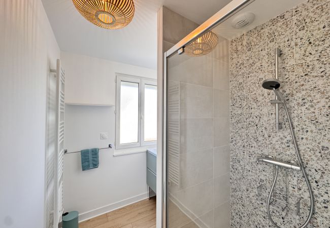 Maison mitoyenne à Le Mans - Le Charme - Jardin - Pétanque - Parking - 6p Maison mitoyenne à Le Mans - Le Charme - Jardin - Pétanque - Parking - 6p