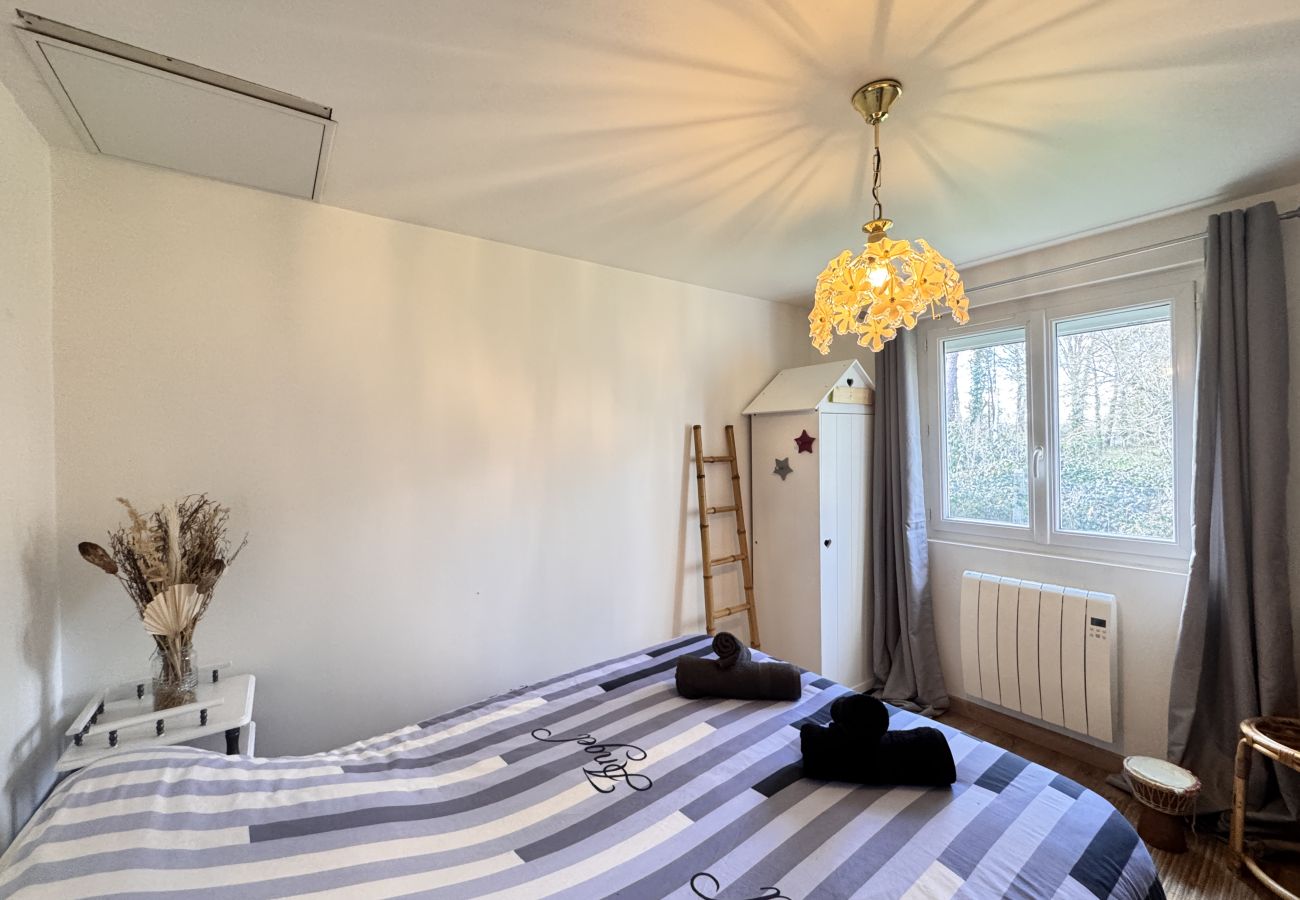 Espace bureau dans la chambre. 