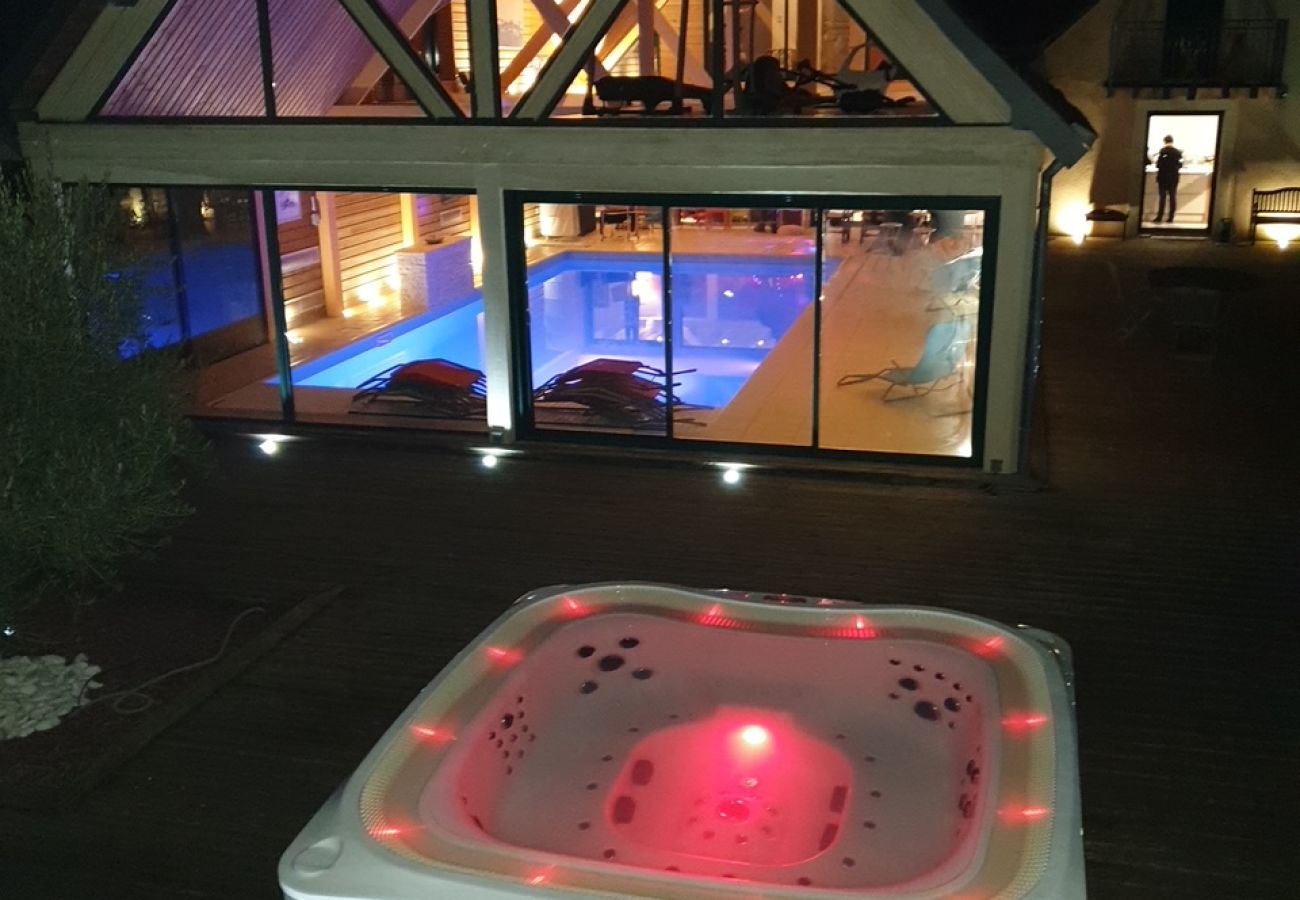 jacuzzi piscine chauffée terrasse