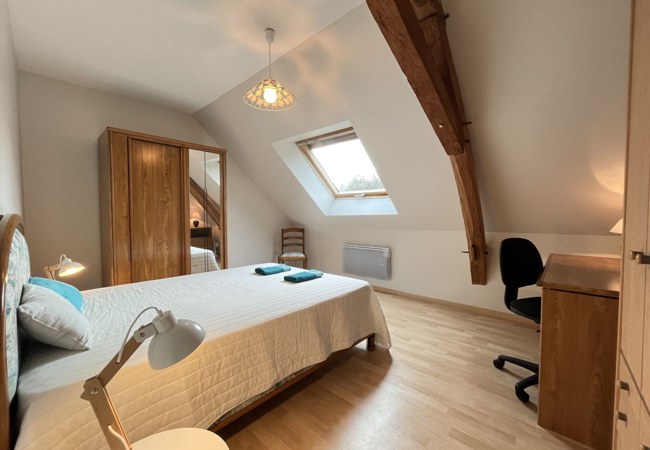 Espace bureau dans la chambre. 