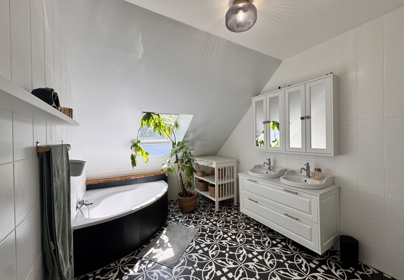 Maison à Mulsanne - La Belle Escale - Piscine - Jardin - Parking - 8p