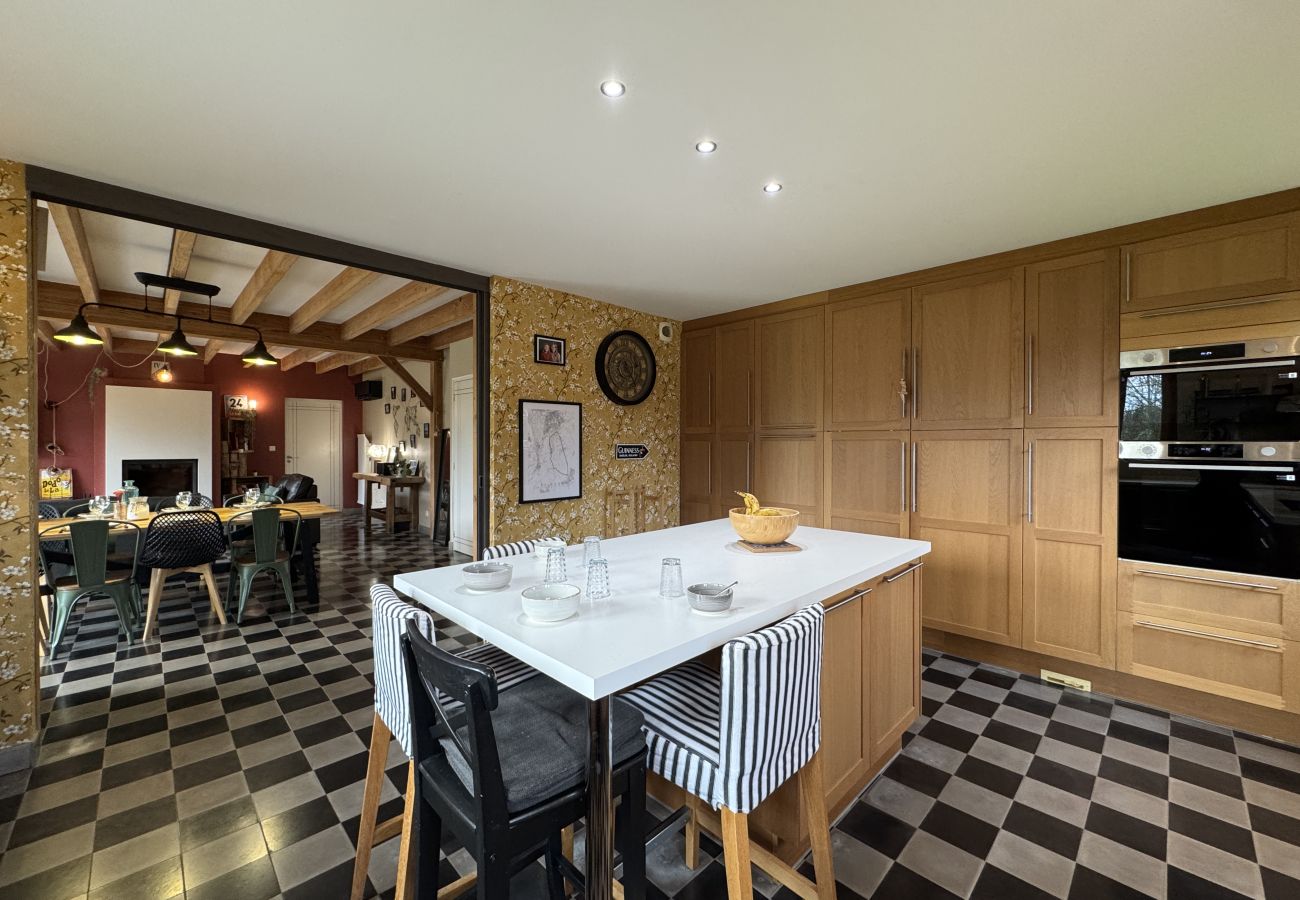 Maison à La Bazoge - Les Champs de Brice - Campagne - Piscine - 10 pers